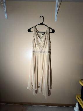 Meetjen Women's Sleeveless Lace and Chiffon High-Low Cocktail Dress Beige